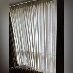 4 Panels Of Linen Sheer Curtains And Two Panels Of Beige Black Out Curtains